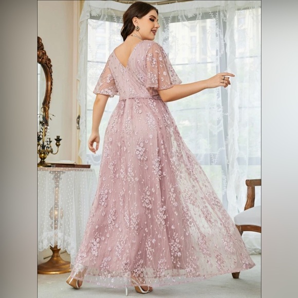 NWT Belle Plus Floral Embroidered Flutter Sleeve Overlap Collar Mesh Dress Sz 12 - Picture 2 of 2